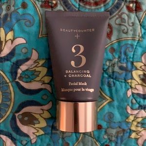 BEAUTYCOUNTER balancing & charcoal facial mask